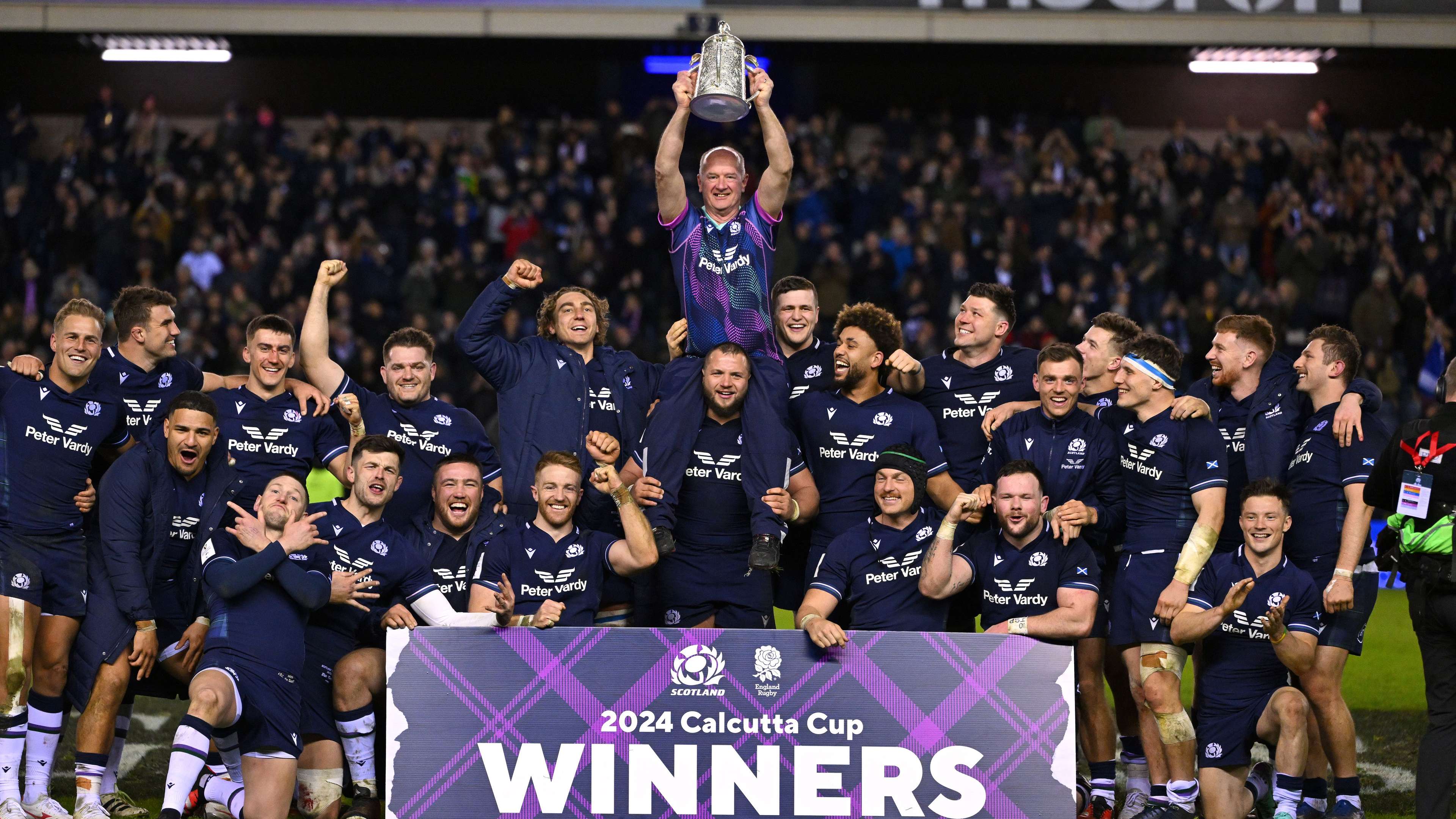 团队配合往 团队配合往