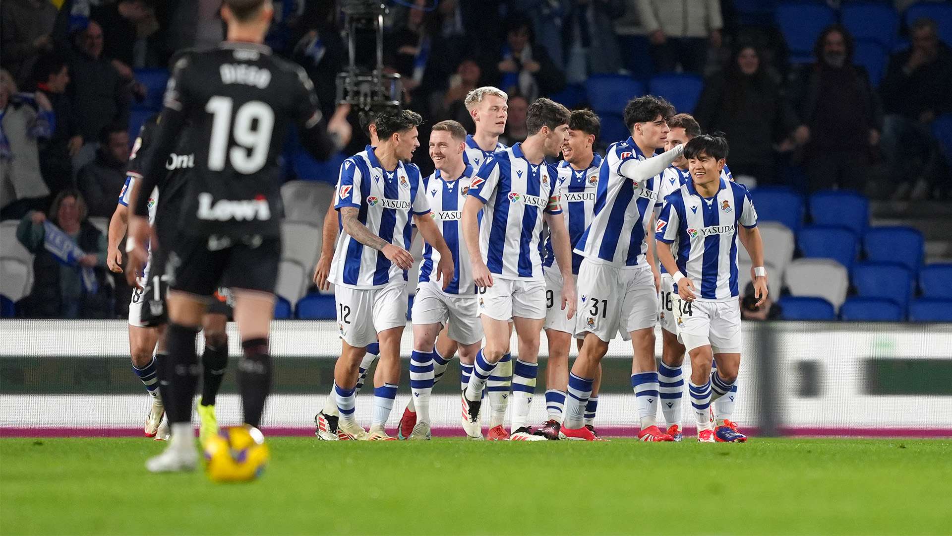 当地学校和 当地学校和